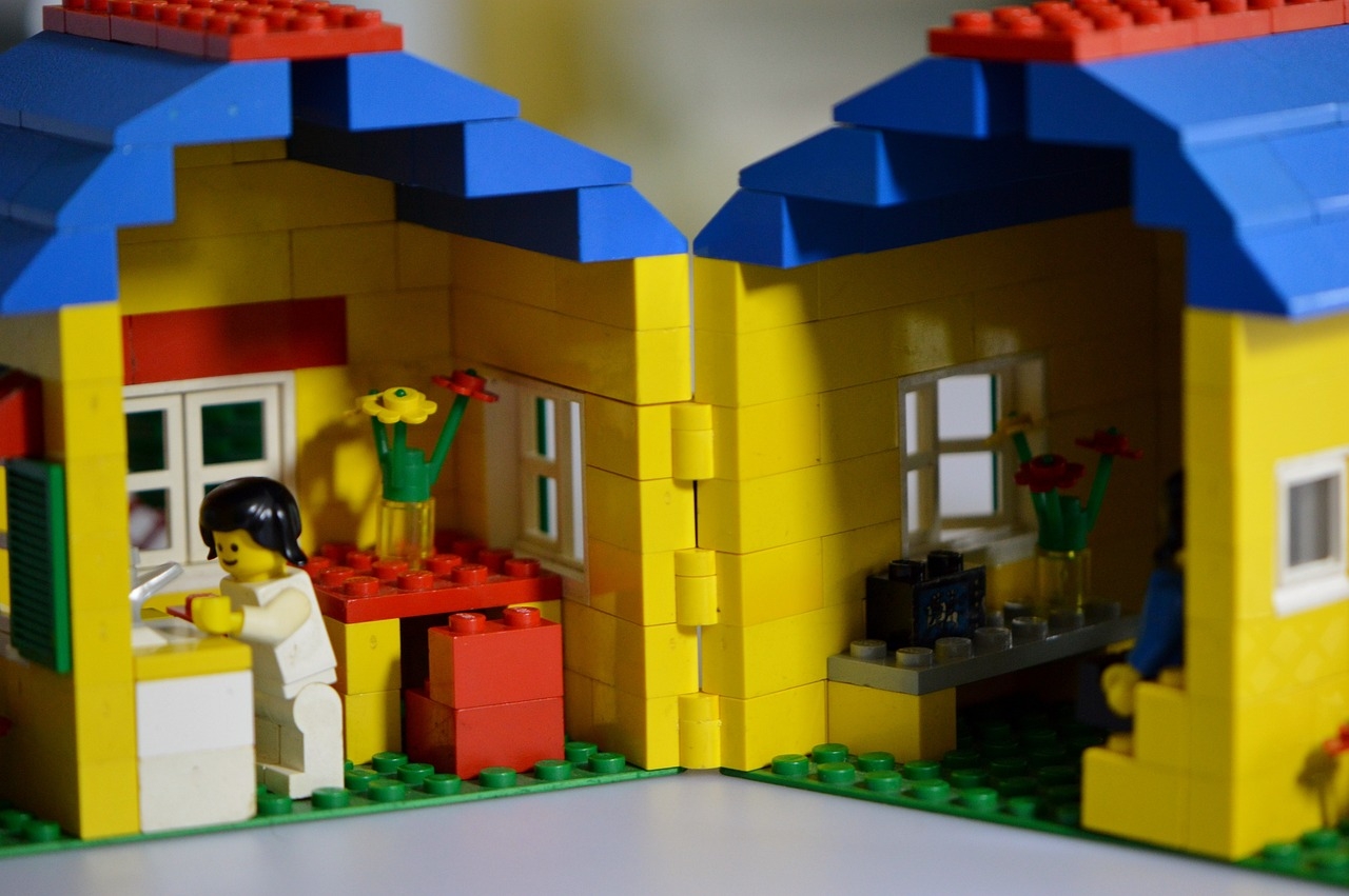 How to Ship LEGO by Post or Courier